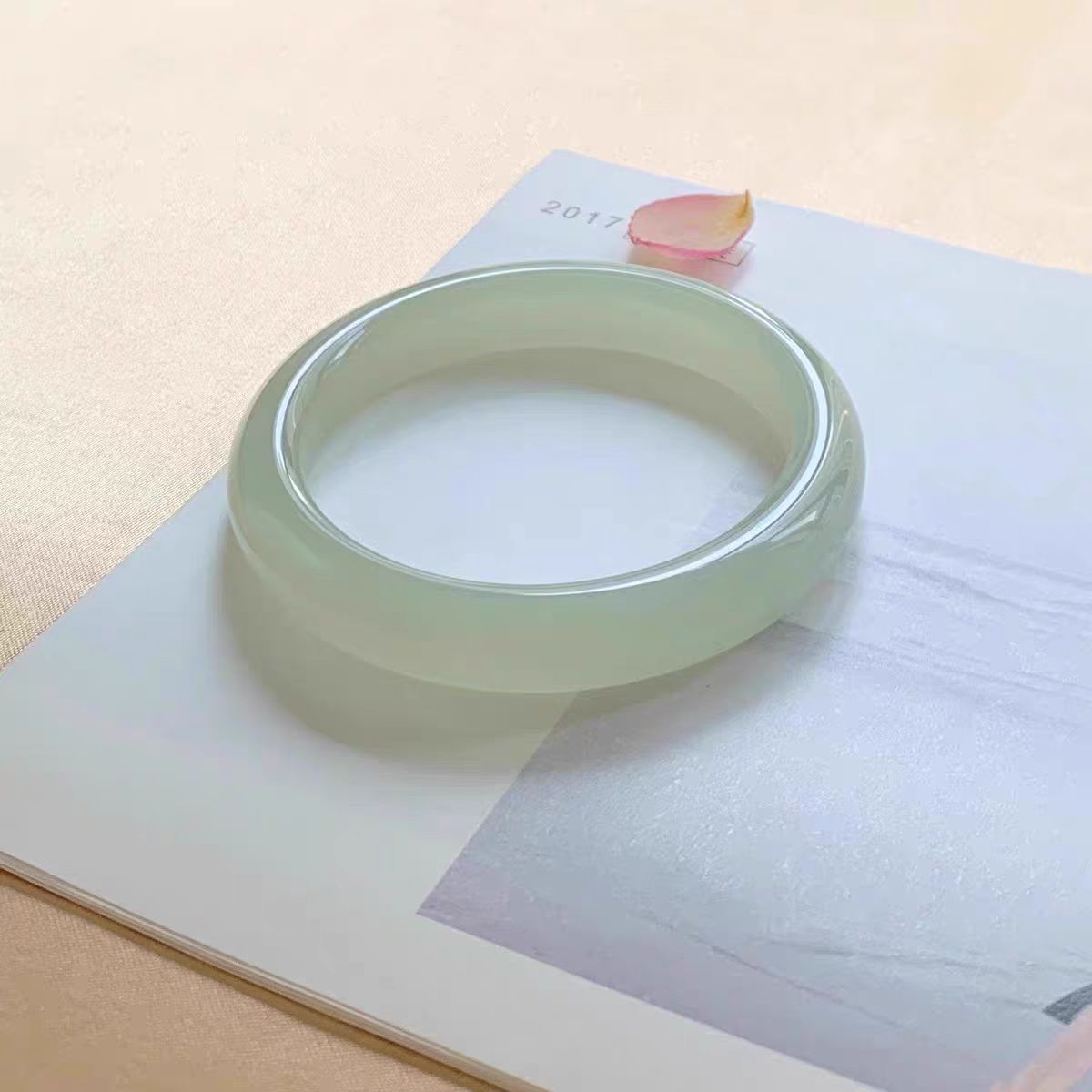 新疆精品青白正宽版型，时尚精品多样性发一！