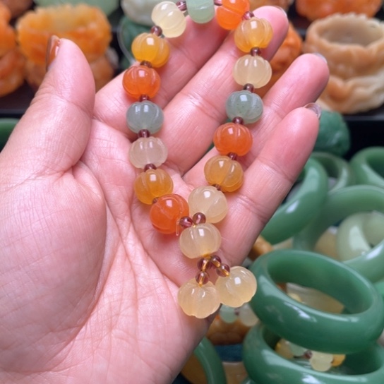 【闪购商品】石英质玉手镯未镶嵌