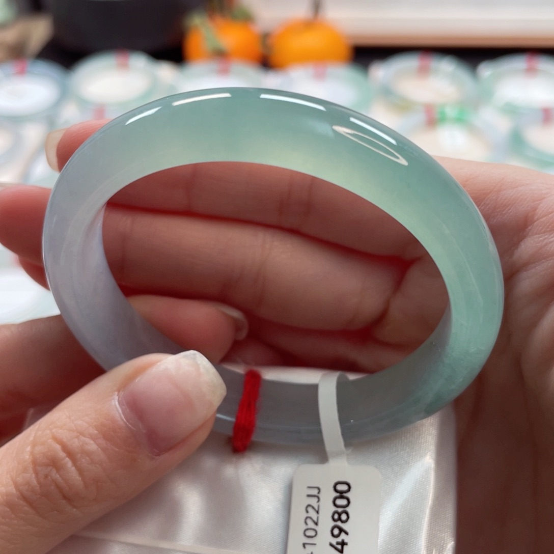 【闪购商品】翡翠手镯未镶嵌54.3贵妃炸光湖水蓝幻彩7号