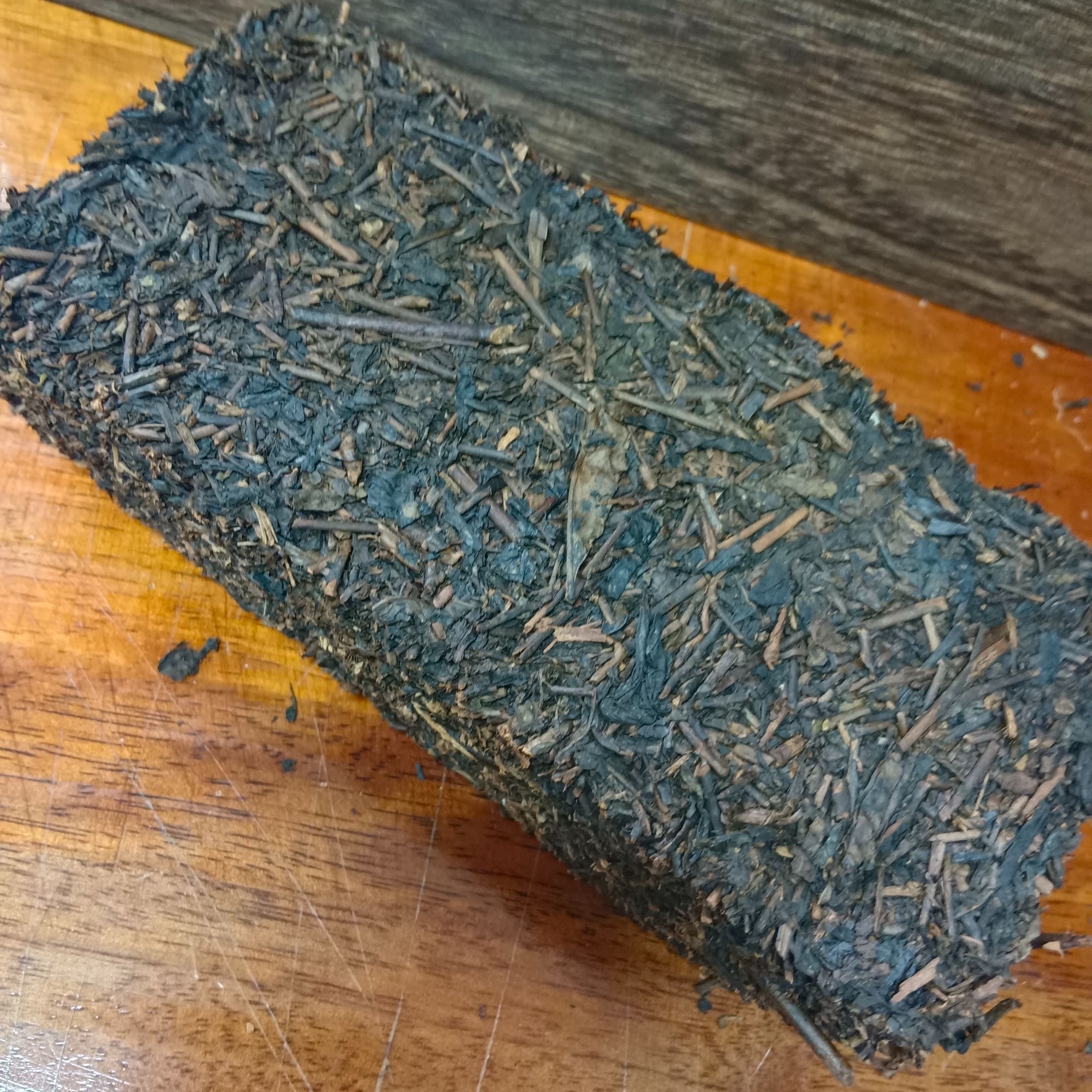 安化黑茶老树茶小叶种1997年高山原料梗茯320g