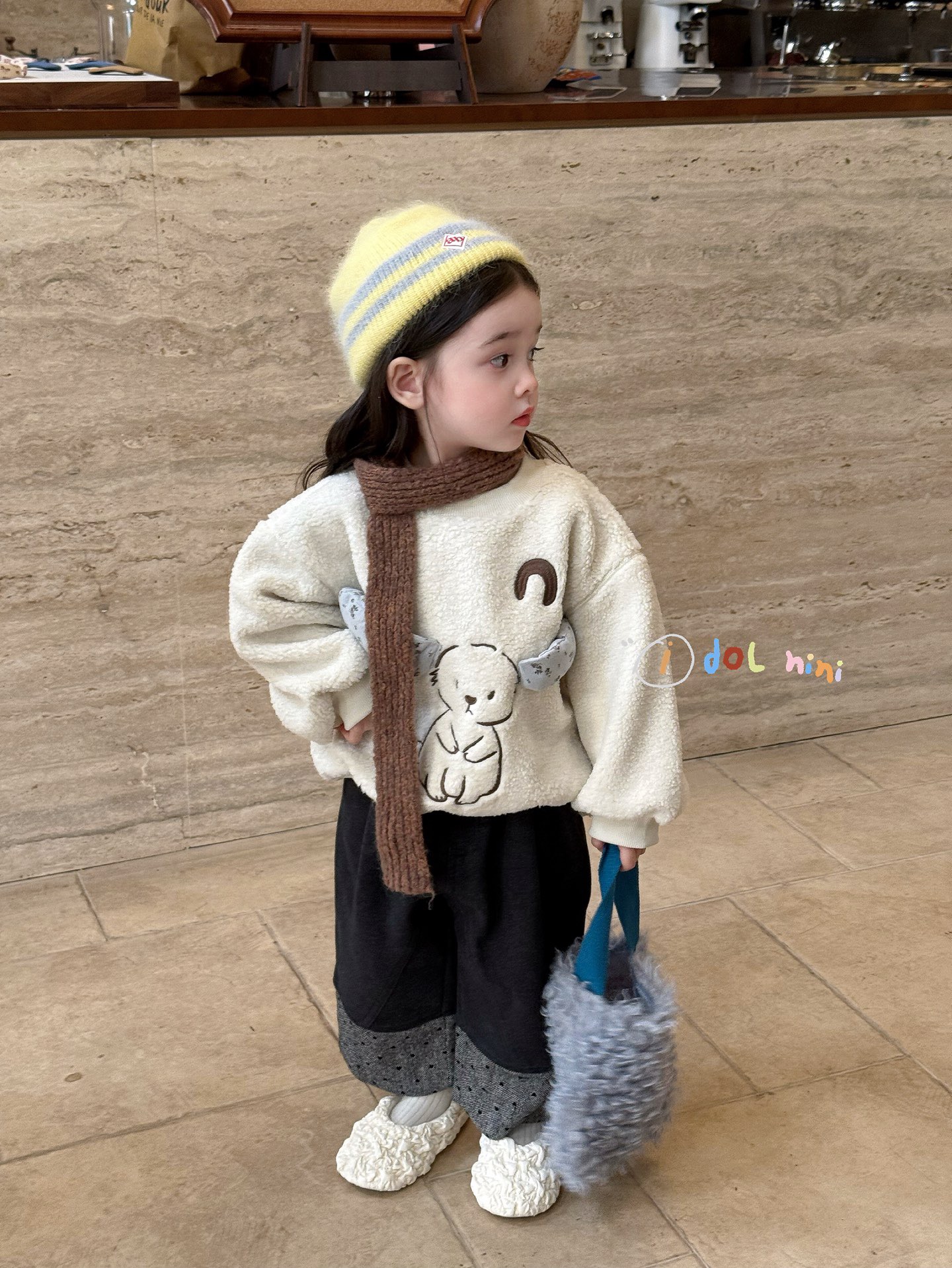 2025新款白色羊驼绒卫衣女童冬装宝宝加厚百搭（有运费补贴）