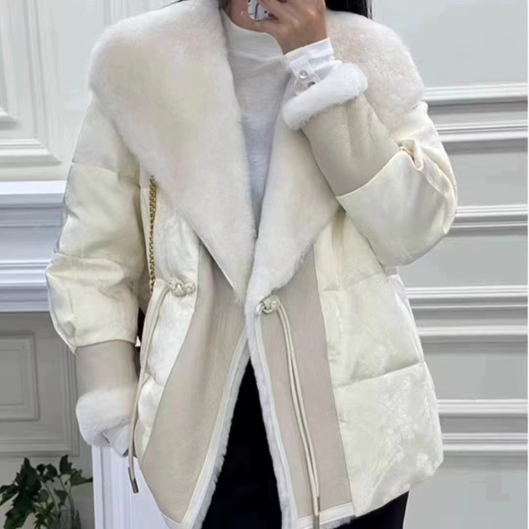 羽绒服气质时尚百搭女士连帽收腰冬季加厚显瘦网红白色女款短款