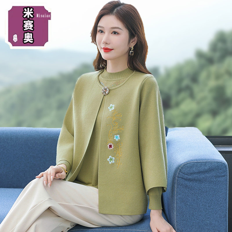 新款妈妈秋装外套针织两件套上衣服中老年女秋冬宽松毛衣刺绣开衫