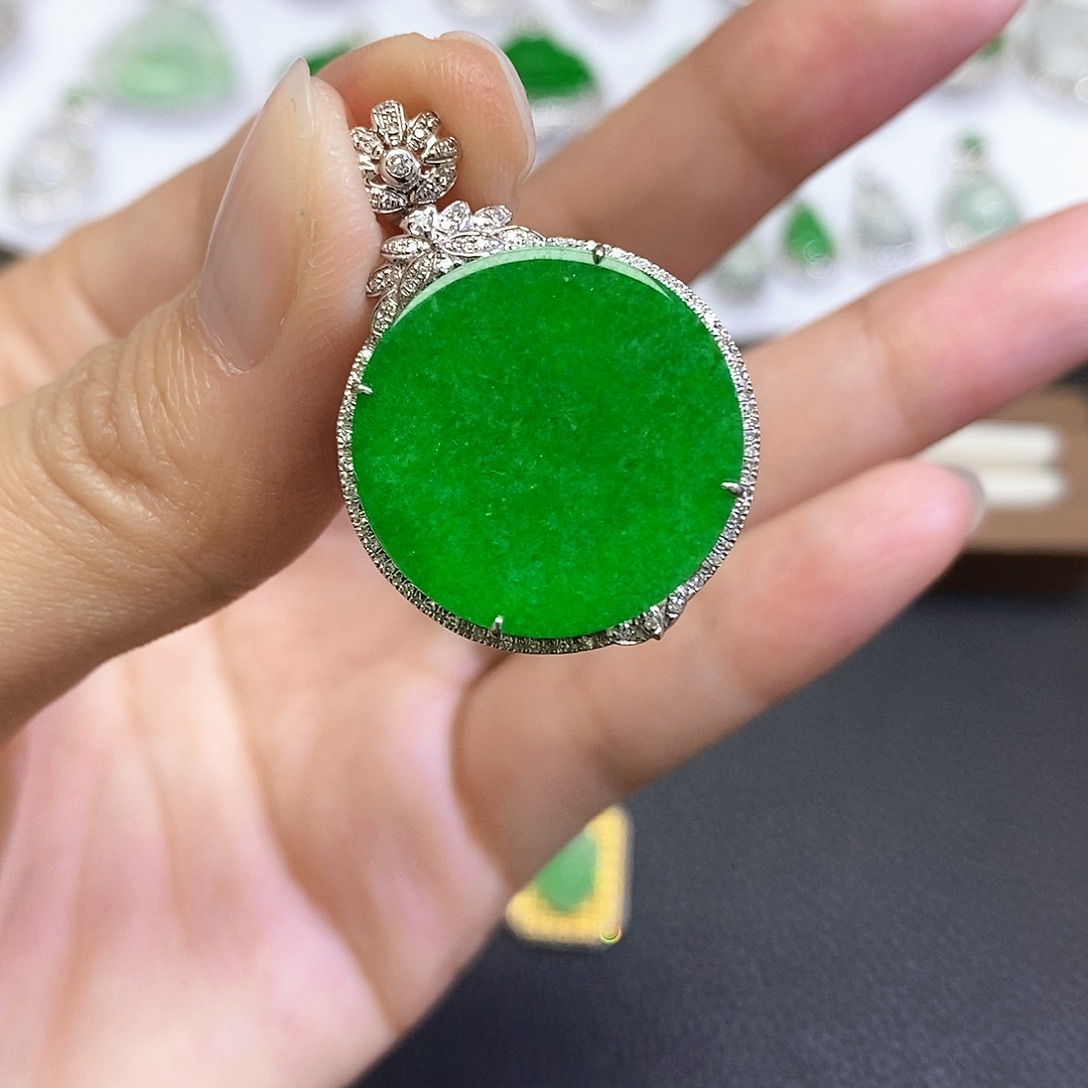 翡翠18K金镶嵌吊坠(不含链)