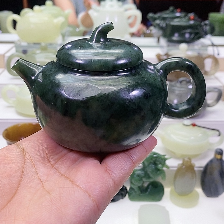 未镶嵌和田玉挂件茶壶（微瑕）