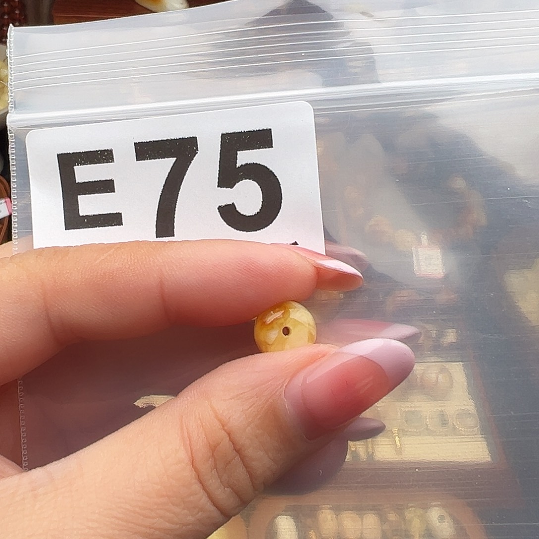 哆****琥珀未镶嵌裸石老型10