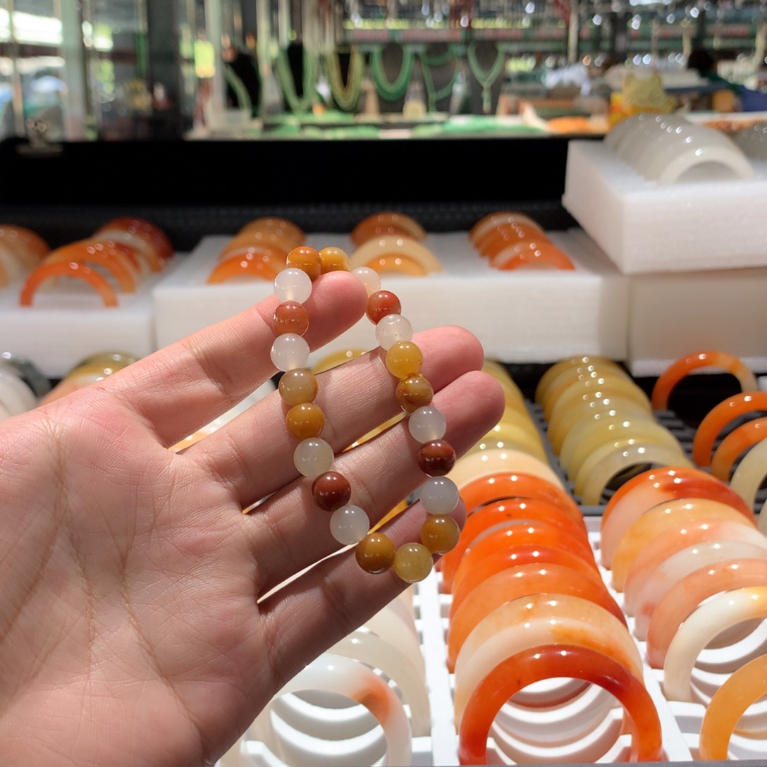 未镶嵌手镯石英质玉