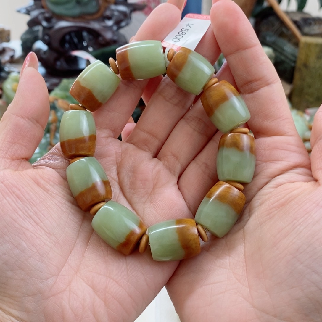 透闪石质玉手链未镶嵌人****行