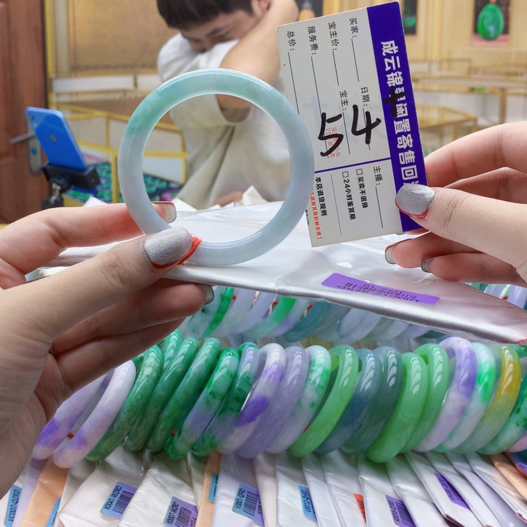 翡翠未镶嵌手镯hj