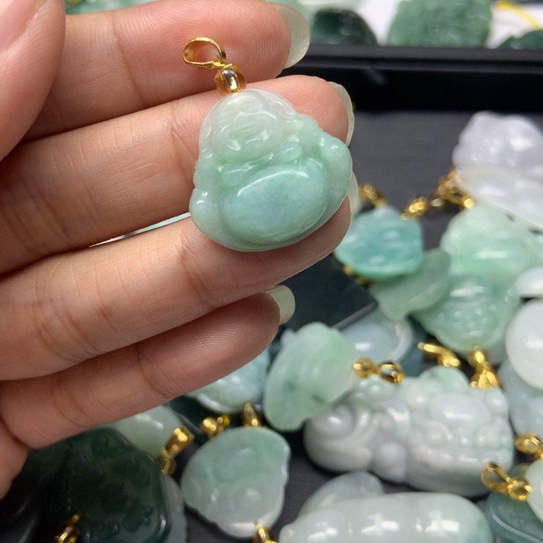 翡翠颈饰未镶嵌天然翡翠