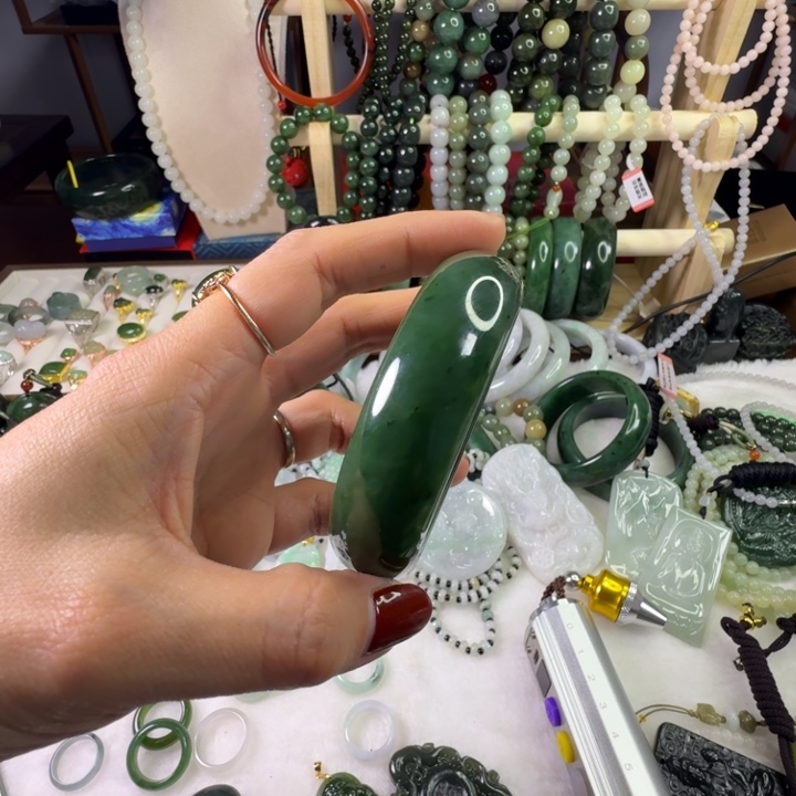 八***8和田玉（糖玉）未镶嵌颈饰