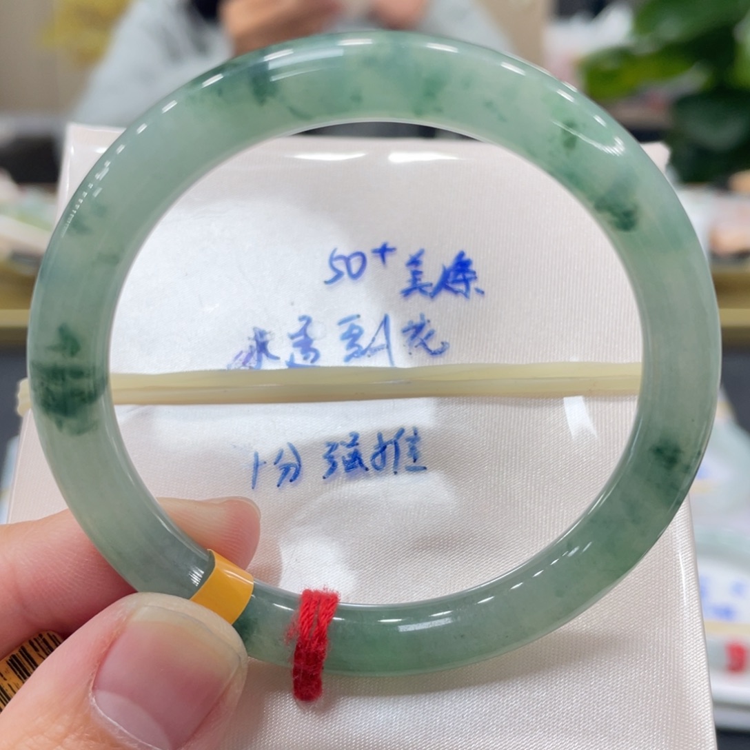 翡翠未镶嵌手镯翡翠