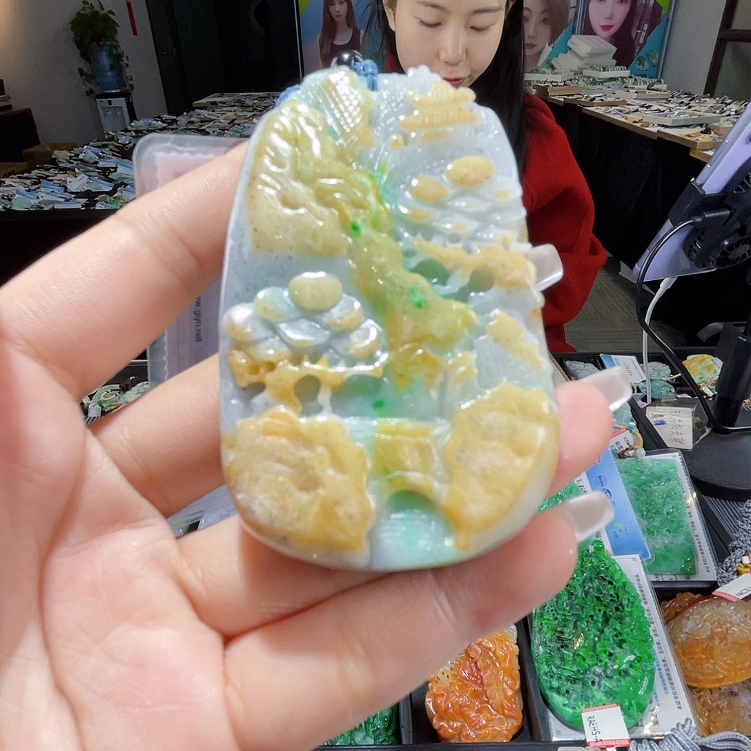 颈饰未镶嵌翡翠一