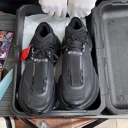 124号李宁跑鞋43.270