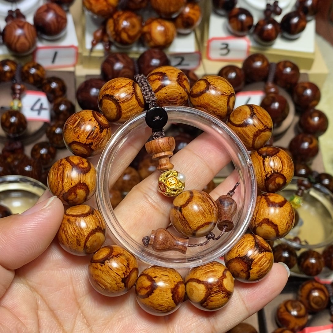 黄花梨/降香黄檀黄花梨1.8鬼脸对眼