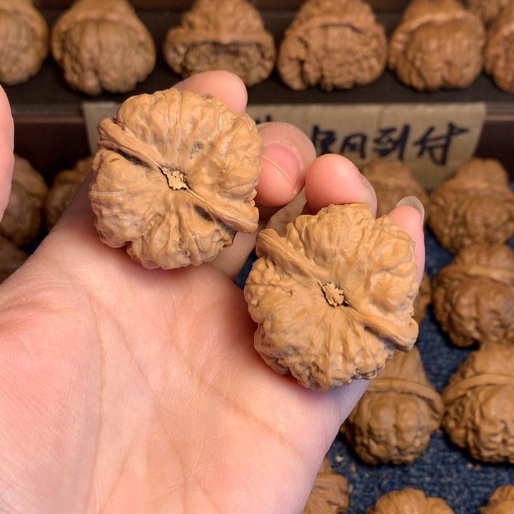 桃核吊坠最*边蛤蟆核桃