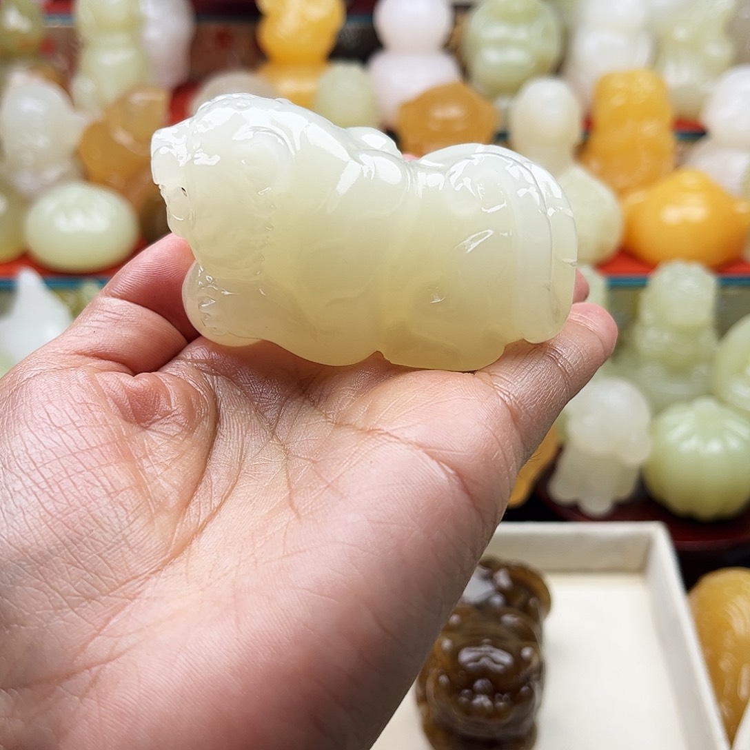 飘***雪石材老虎手把摆件