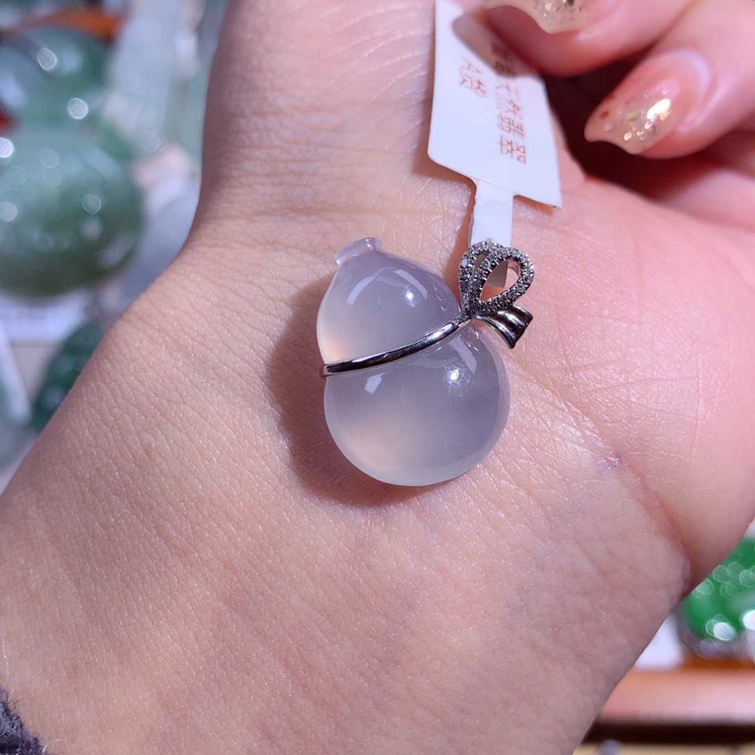 翡翠颈饰18K金镶嵌冰葫芦