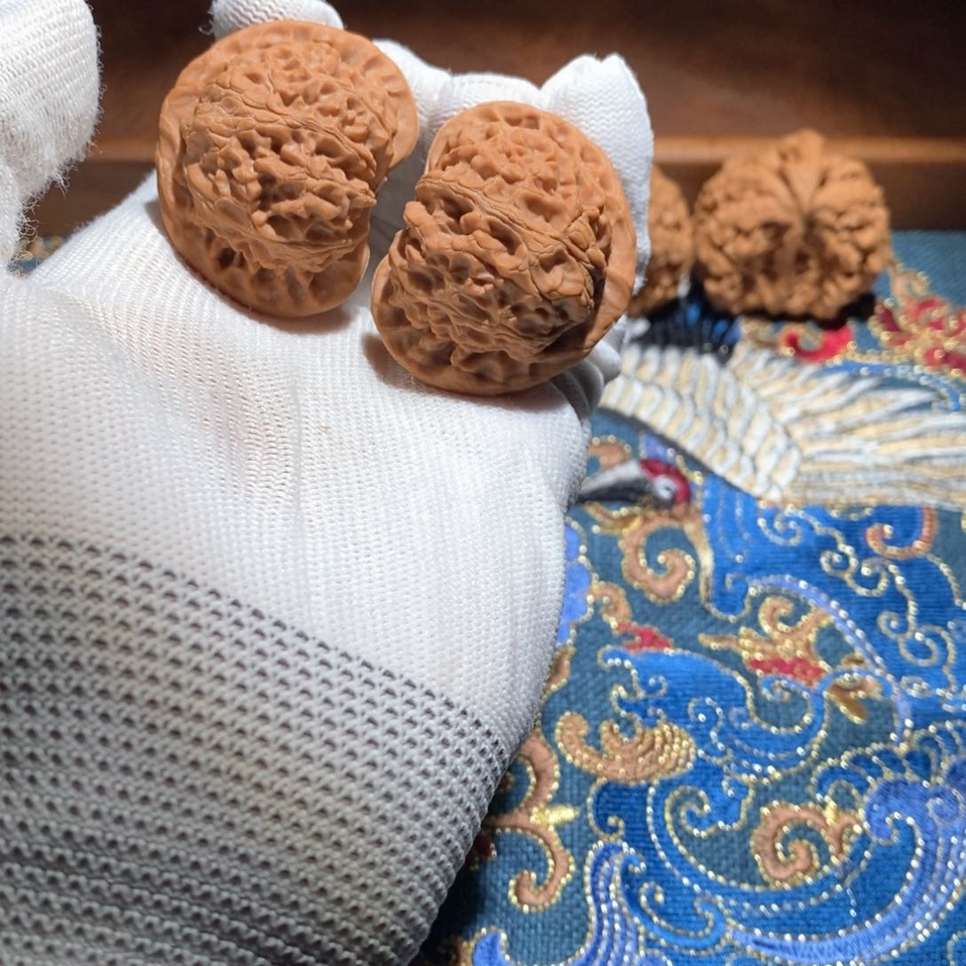 文玩核桃把件宫灯