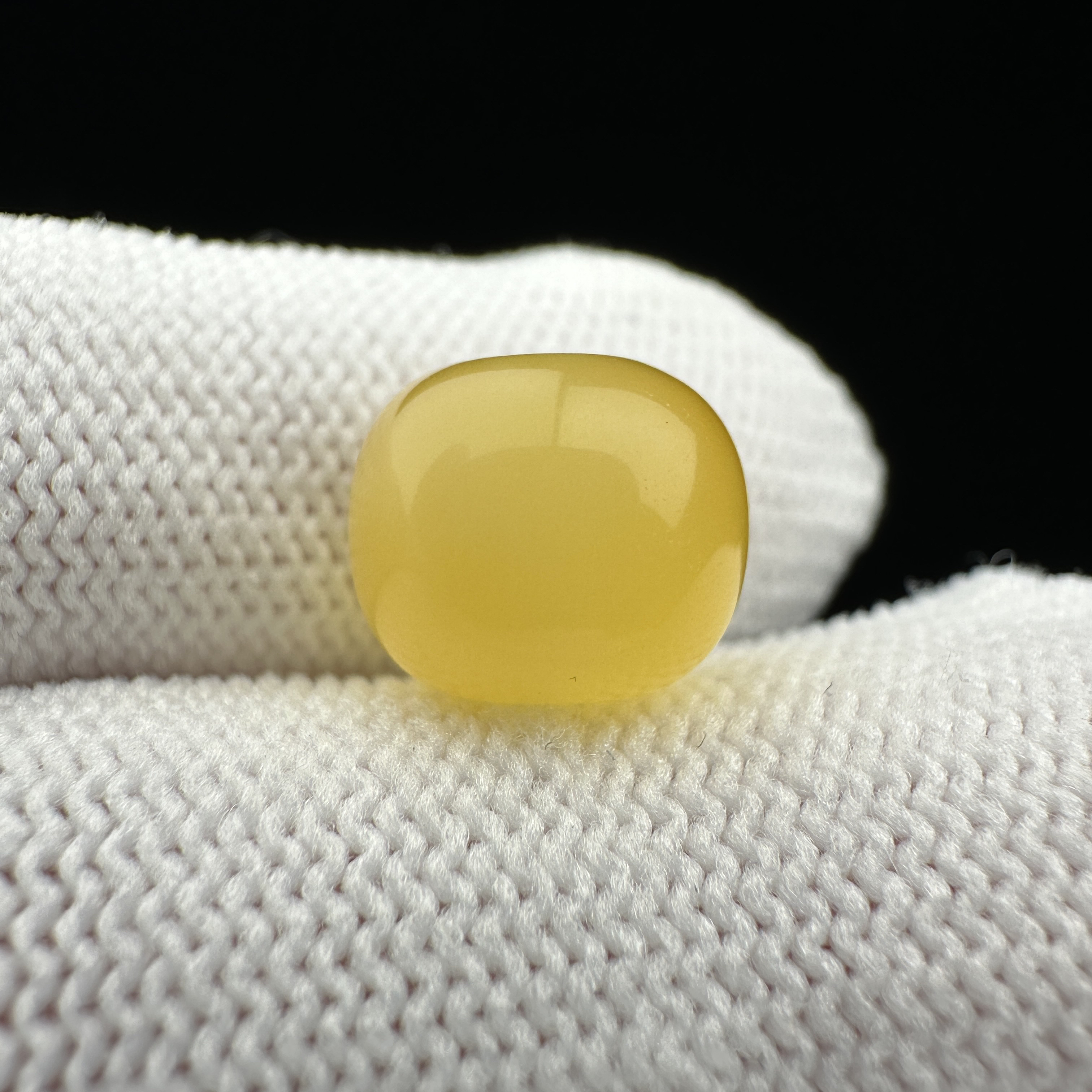 F2479天然原矿蜜蜡 墩子10.6*8.6mm支持复检假一罚十