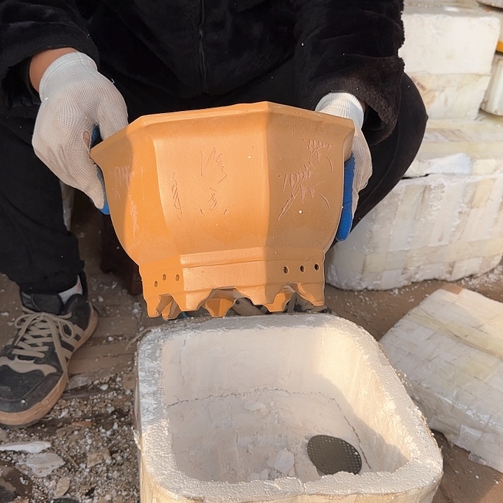 紫砂花盆瑕疵和瑕疵都