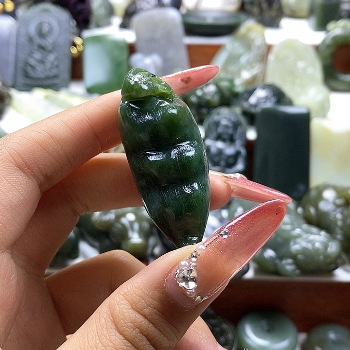 和田玉颈饰未镶嵌