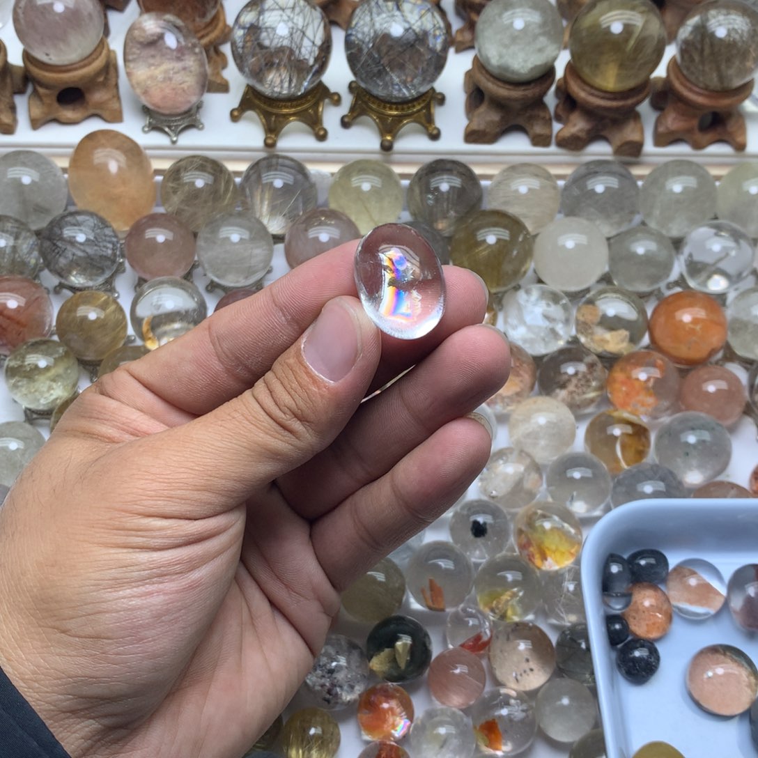 珠宝半成品未镶嵌水晶七彩蛋面