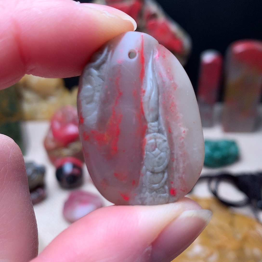 昌化鸡血石精美挂件