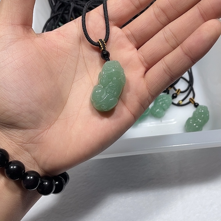 ****宝黑曜岩合金颈饰东陵玉