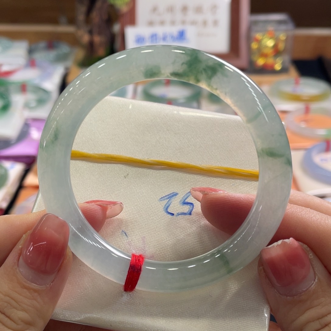 翡翠手镯未镶嵌52冰飘花