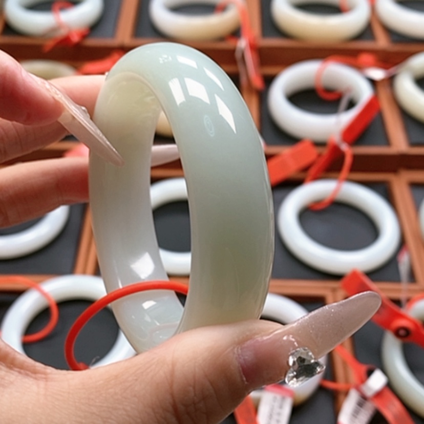 【闪购商品】未镶嵌手镯和田玉