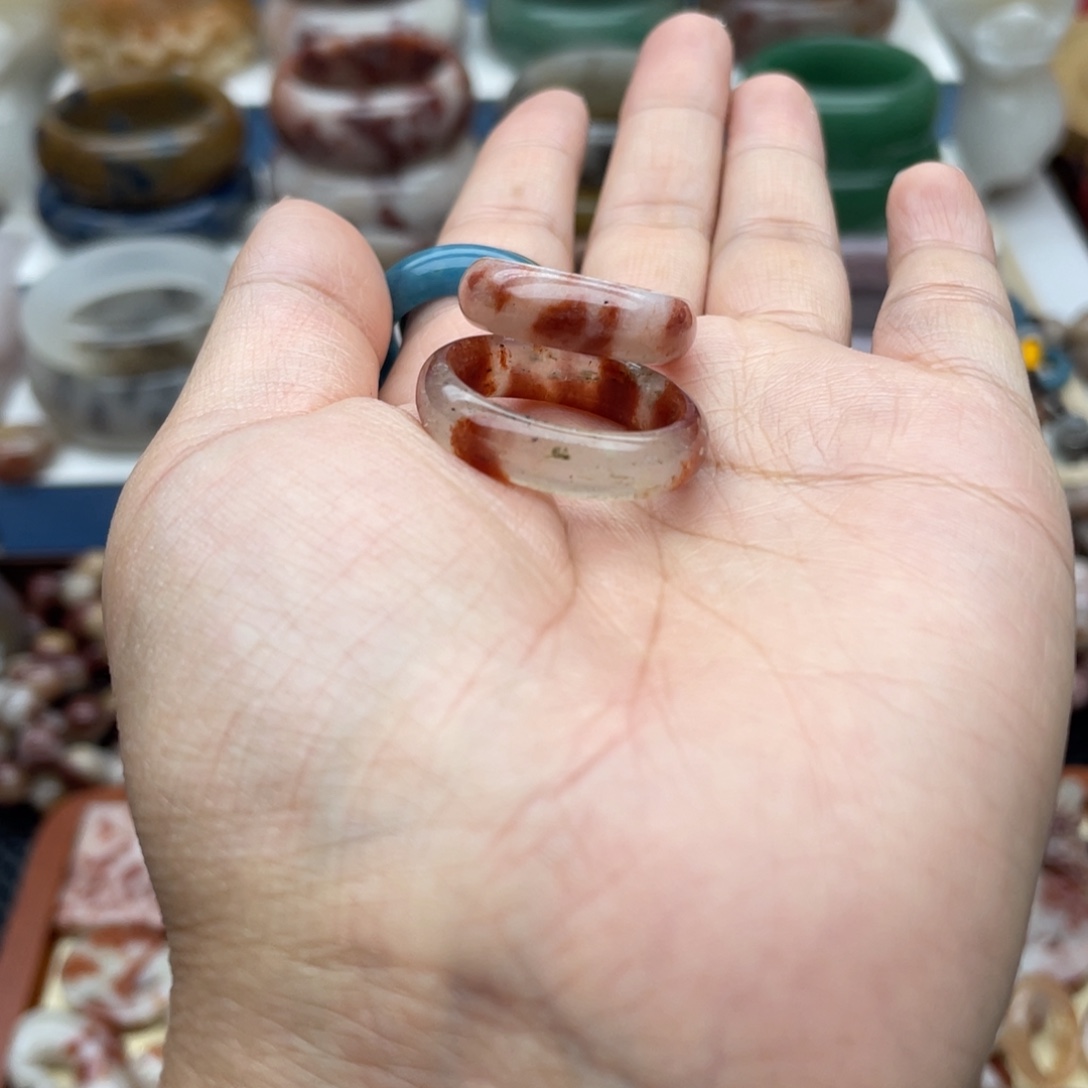 石英质玉（佘太翠）未镶嵌手镯