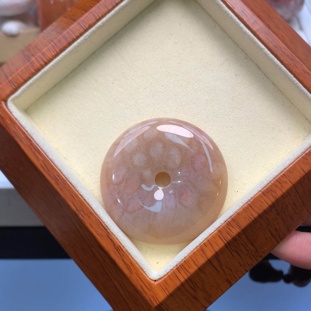 硅化珊瑚（珊瑚玉）颈饰未镶嵌