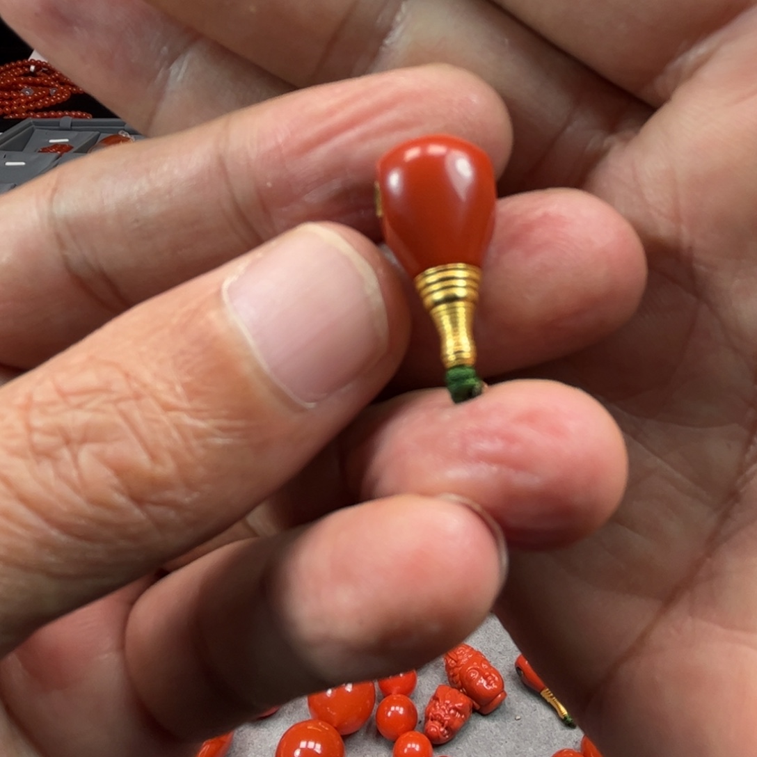 咖***嘣南红玛瑙未镶嵌手链