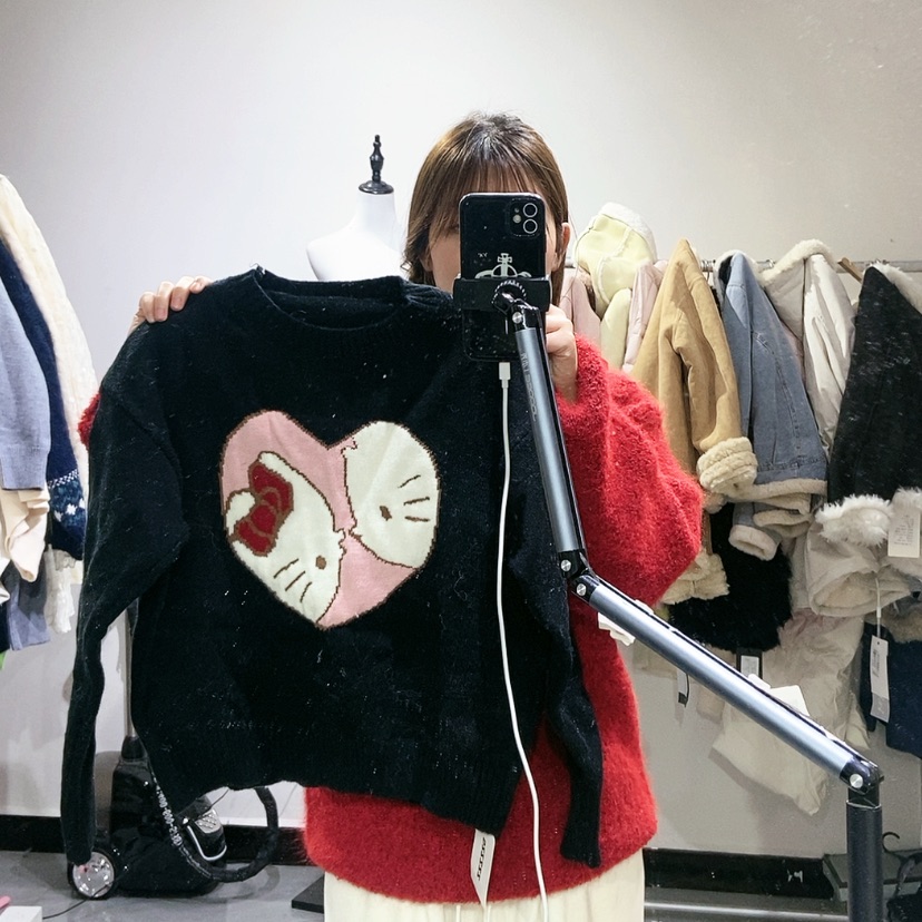 【闪购商品】黑色套头