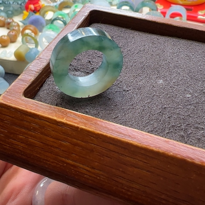 定制翡翠未镶嵌翡翠戒指