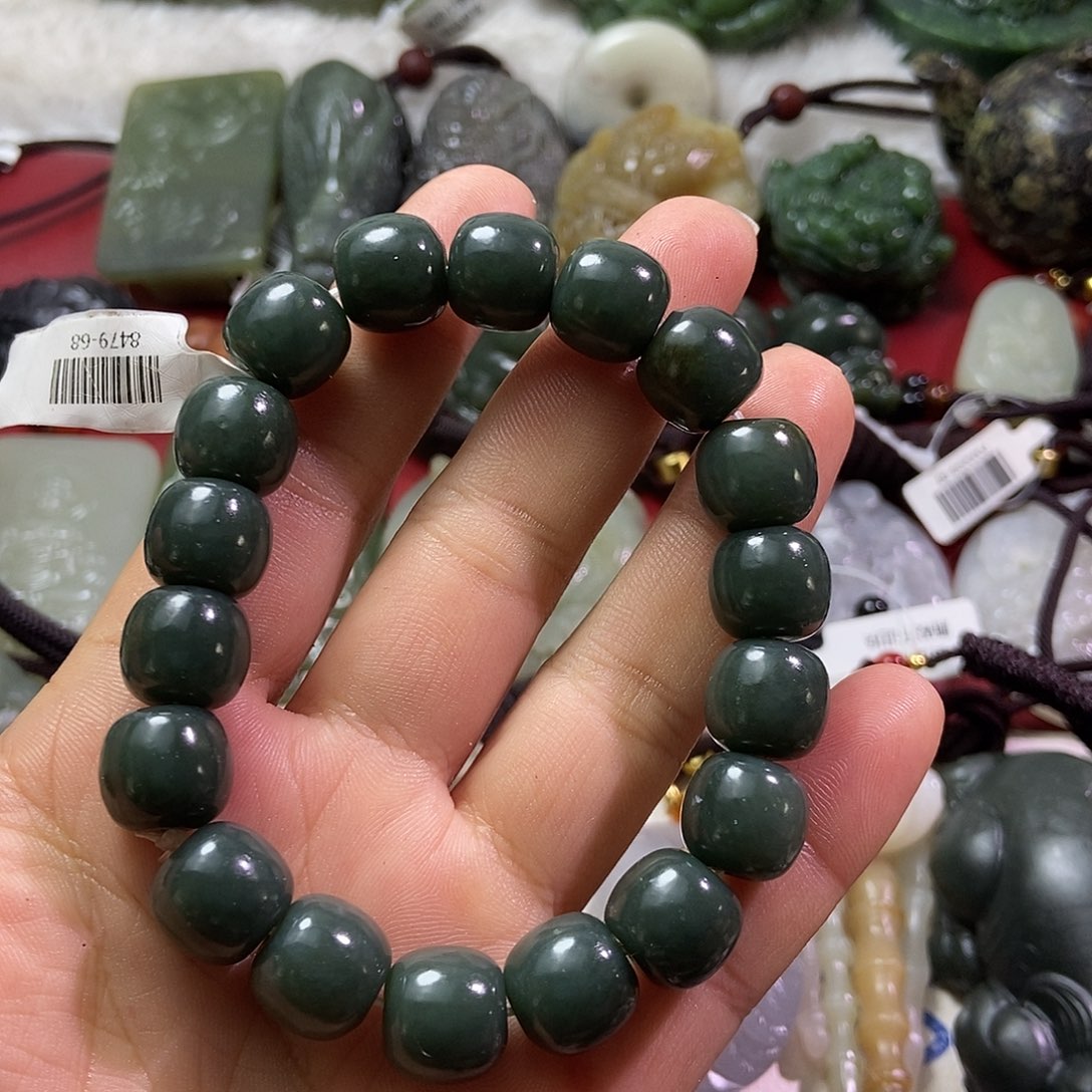 和田玉（糖玉）颈饰未镶嵌