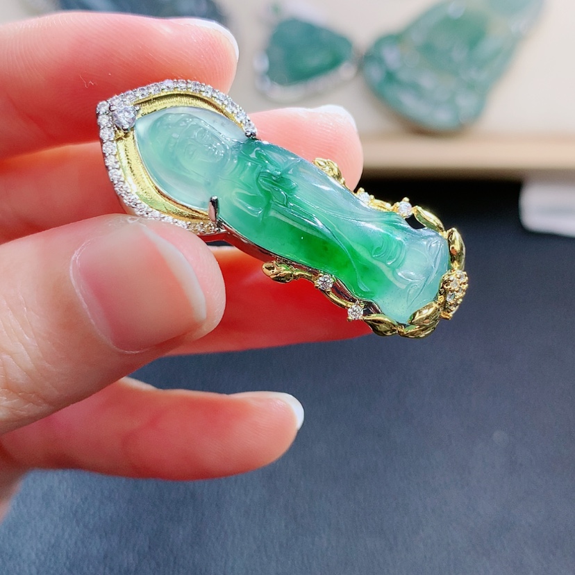 【闪购商品】翡翠颈饰未镶嵌翡翠