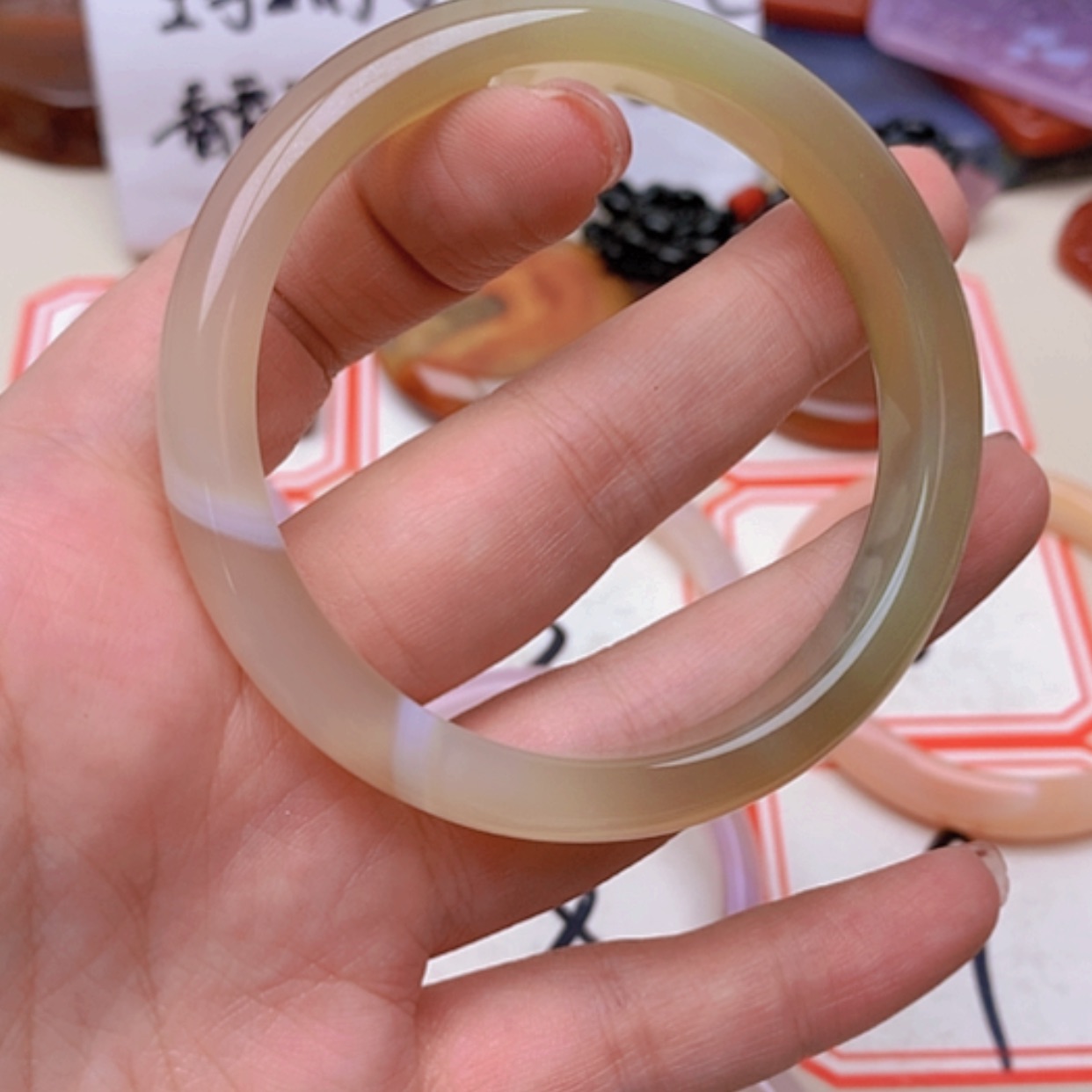 【闪购商品】玛瑙/玉髓未镶嵌珠宝半成品日*