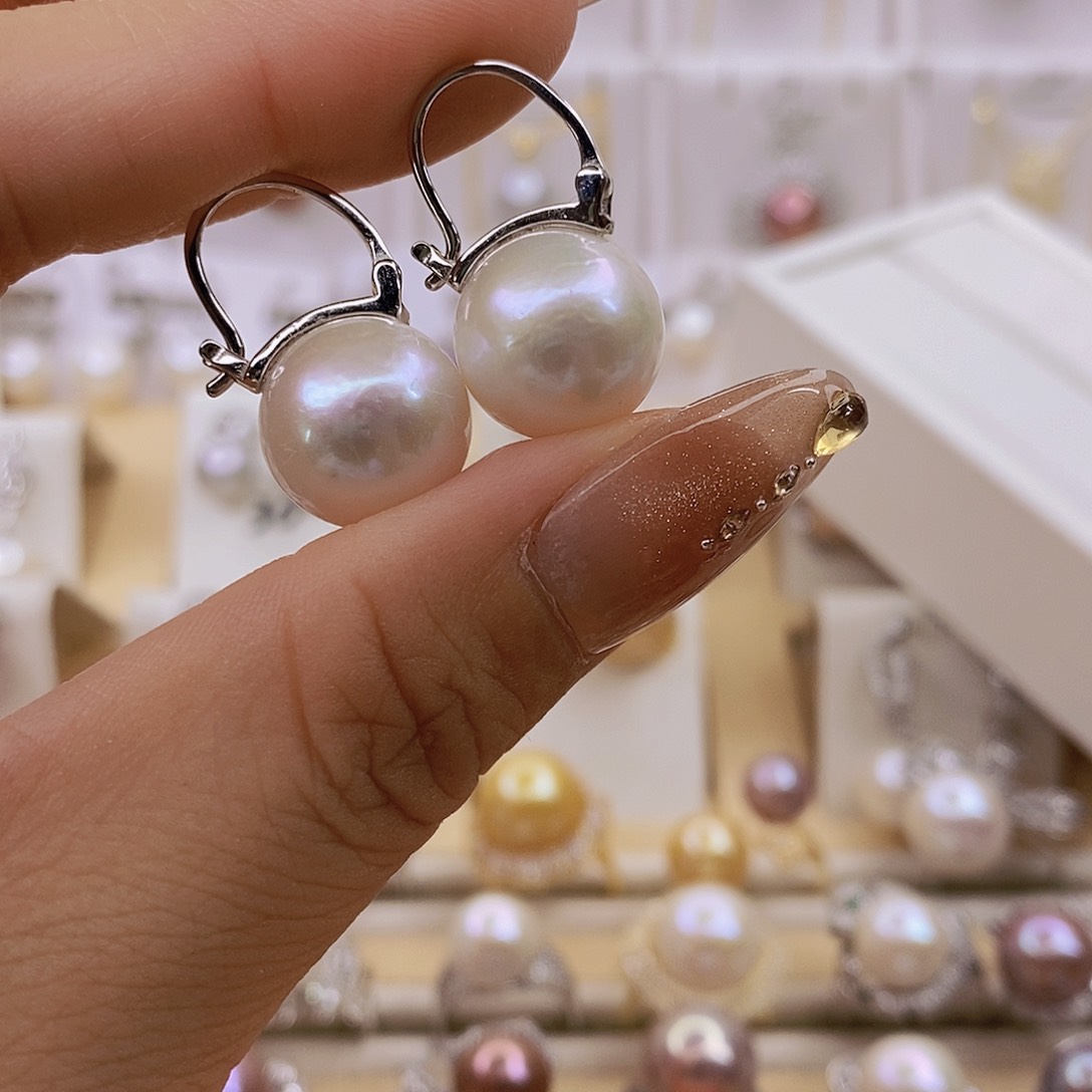 通***啦银S925镶嵌淡水珍珠耳饰