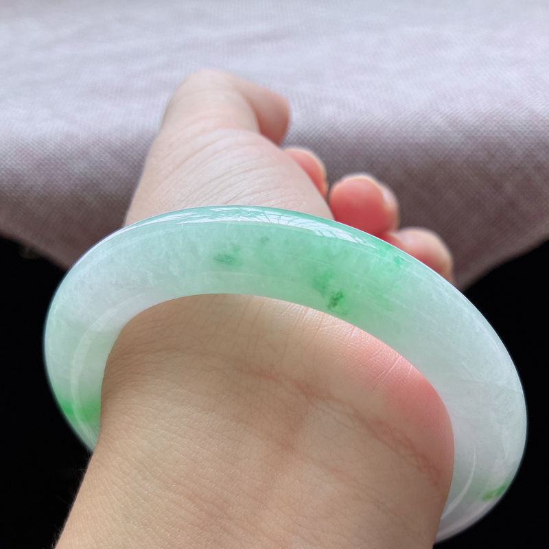 59圈25501冰糯种水润飘绿飘花翡翠手镯子圆条玉手环a30