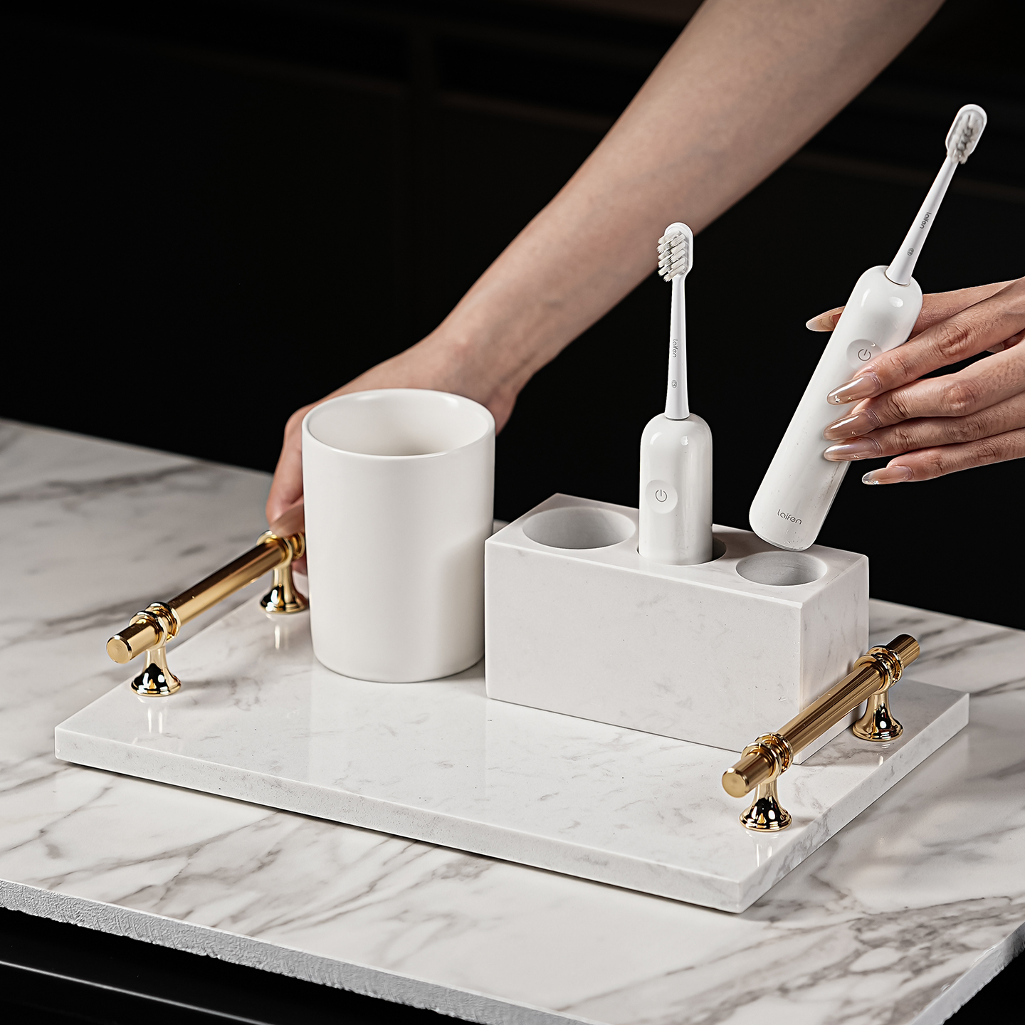 卫生间洗漱台电动牙刷置物架大理石轻奢金把手托盘牙具漱口杯收纳