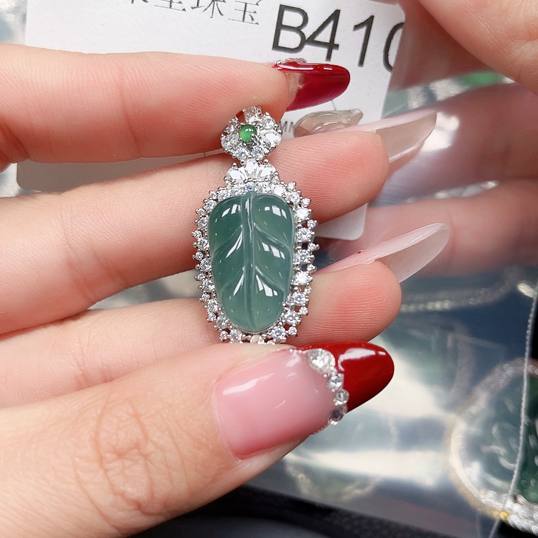 翡翠颈饰未镶嵌翡翠410