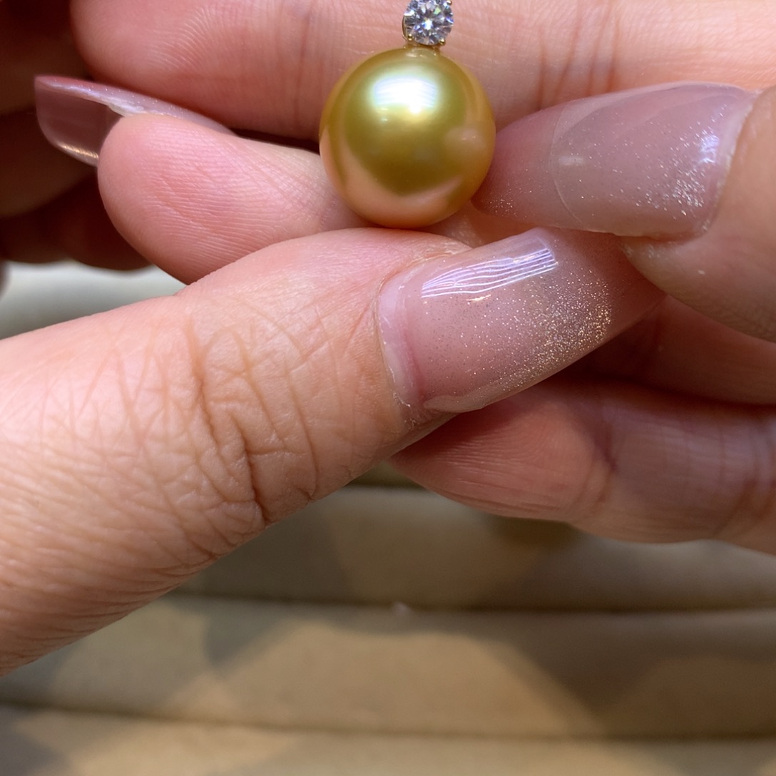 颈饰18K金镶嵌海水珍珠