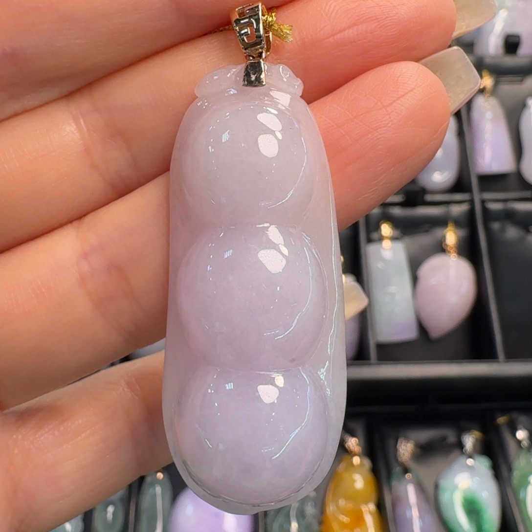 翡翠18K金镶嵌颈饰福豆