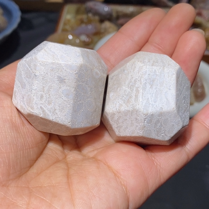 【闪购商品】未镶嵌珊瑚玉硅化玉