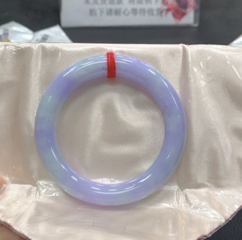 紫罗兰圆条手镯不失色