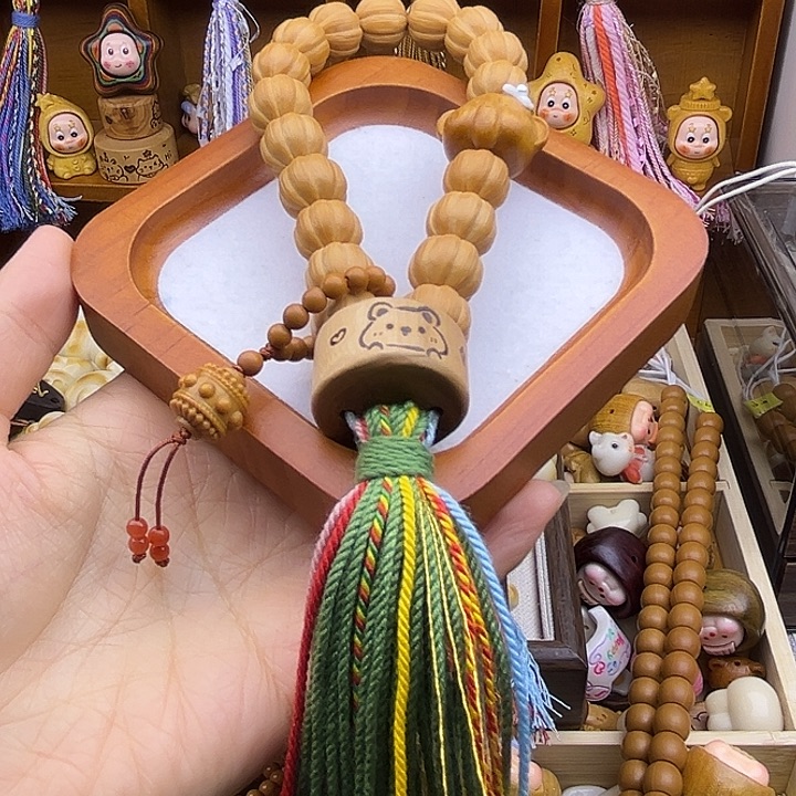 ****完吊坠猴头核桃设计款南瓜酥手持