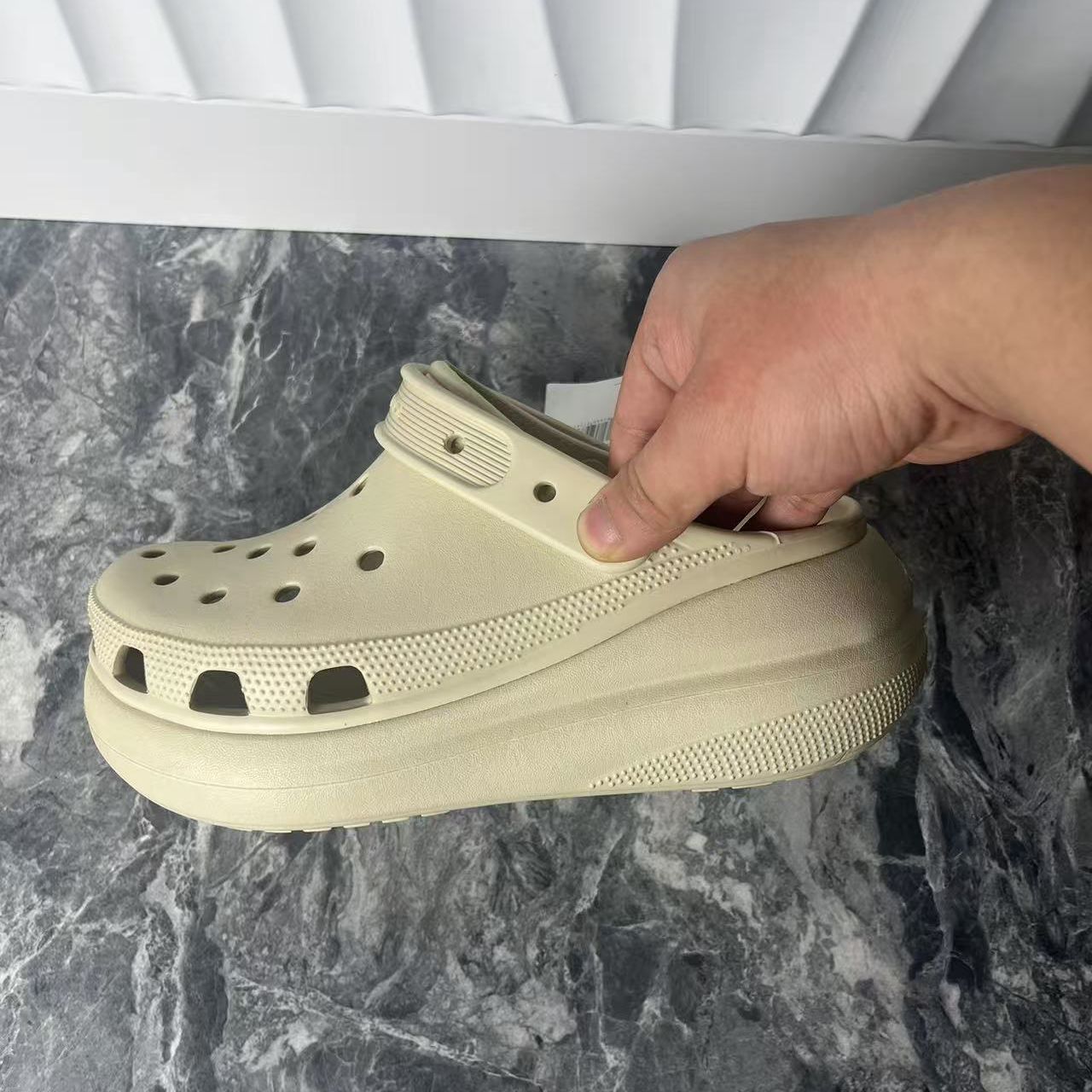 泡夫 5CM 断码洞洞鞋 增高软底舒适款