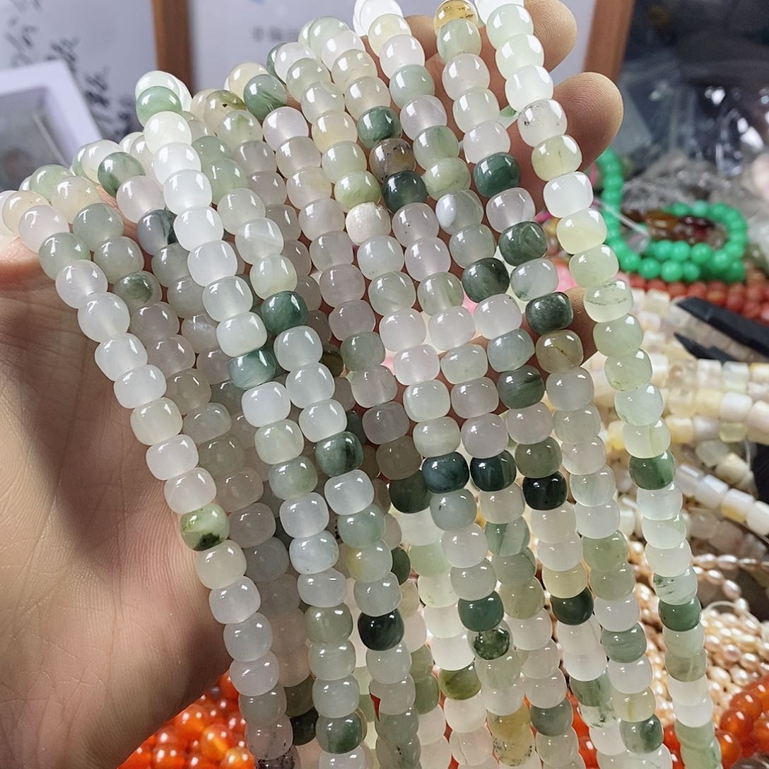 玛瑙/玉髓珠宝半成品未镶嵌一条天然8mm天山翠老型珠